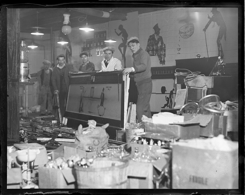 Illustration for article titled Boozy Snapshots of American Life Under Prohibition